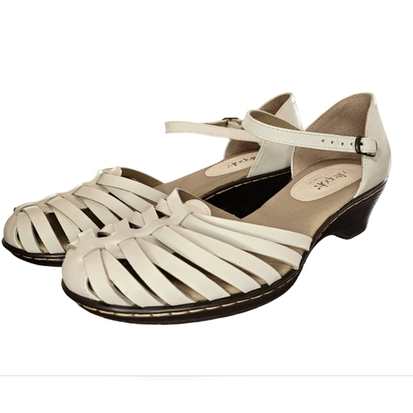 Softspots Shoes - SOFTSPOTS Tatiana Huarache White Leather Sandal Size 8M